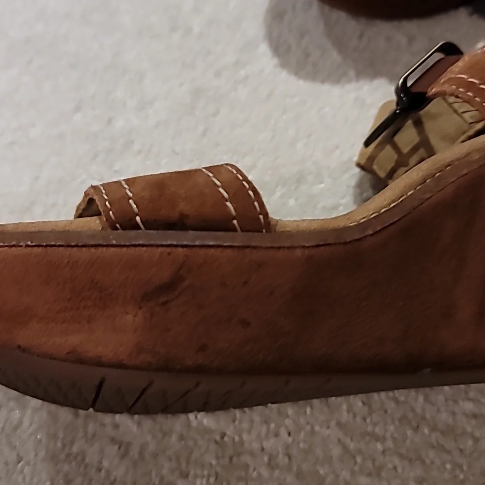 Clarks Ainsley Orchid 8.5M suede platform wedge adjustable ankle strap
